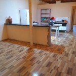 Cozinha americana ampla